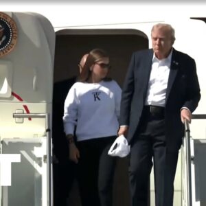 Donald Trump prichádza so svojou vnučkou Kai Madison do New Yorku na Ryder Cup 2...