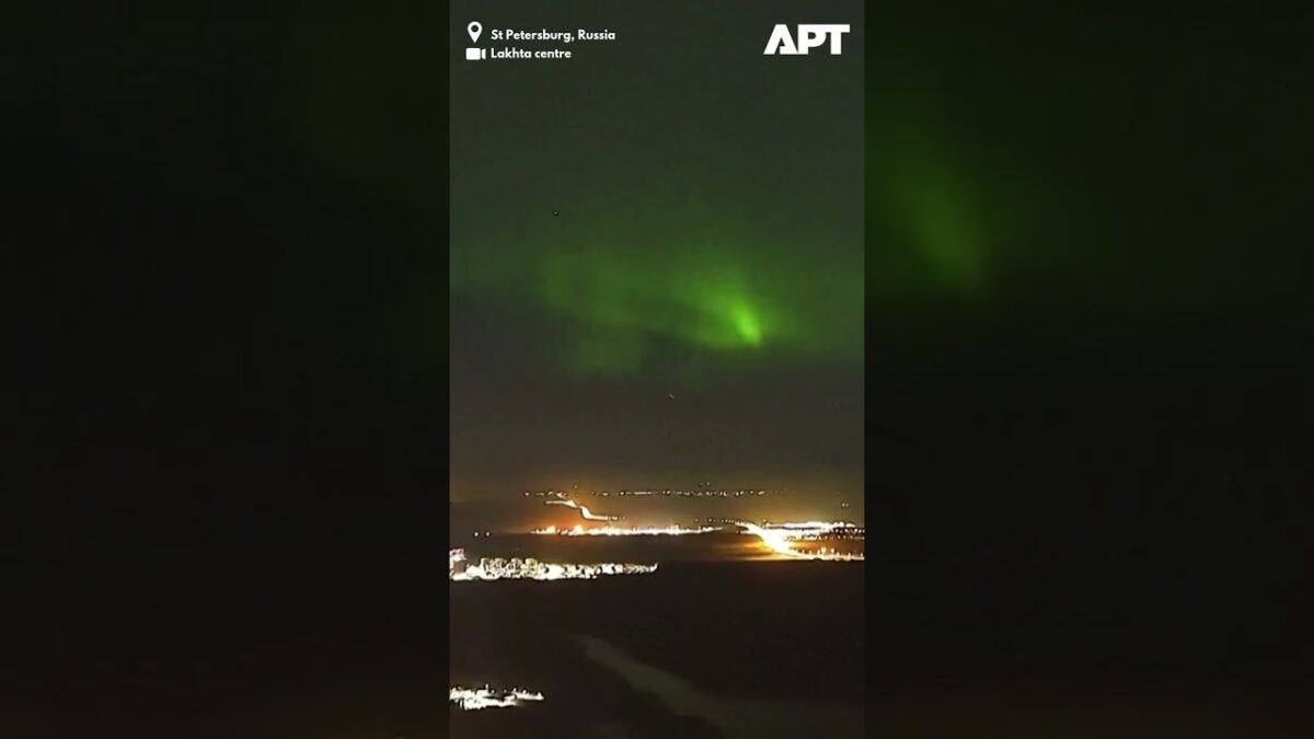 Najvyššia budova v Európe ponúka úchvatný pohľad na polárnu žiaru nad ruským Petrohradom.