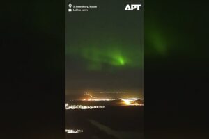 Najvyššia budova v Európe ponúka úchvatný pohľad na polárnu žiaru nad ruským Pet...