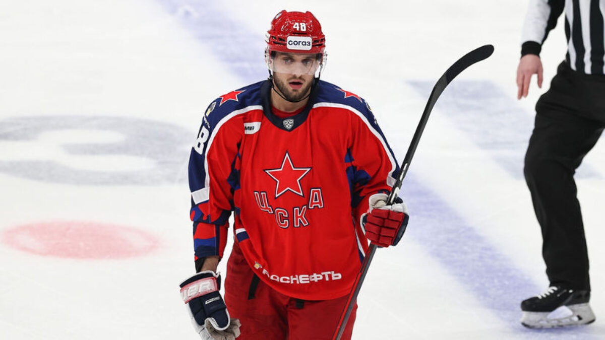 Slovenský obranca po konci v NHL mieri do Ruska, zaujíma sa o neho klub z Moskvy