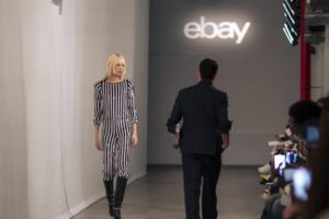 AP25256508990872-e1759329373497.jpg Všetci skvelí už roky nakupujú módu z druhej ruky online. Tu je návod ako sa pri...