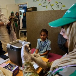 Pakistan očkuje 9 miliónov dievčat proti HPV vírusu spôsobujúcemu rakovinu krčka...