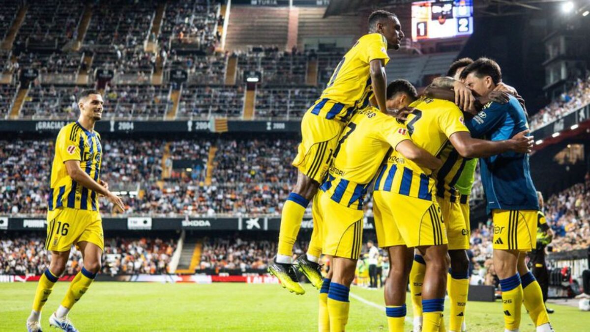 Otočka ako z futbalovej učebnice: Nováčik z Ovieda šokoval Valenciu Otočka ako z futbalovej učebnice: Nováčik z Ovieda šokoval Valenciu