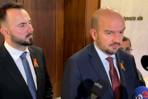 Vláda ide zrušiť Úrad na ochranu oznamovateľov | Tlačový brífing PS, 24. novembe...