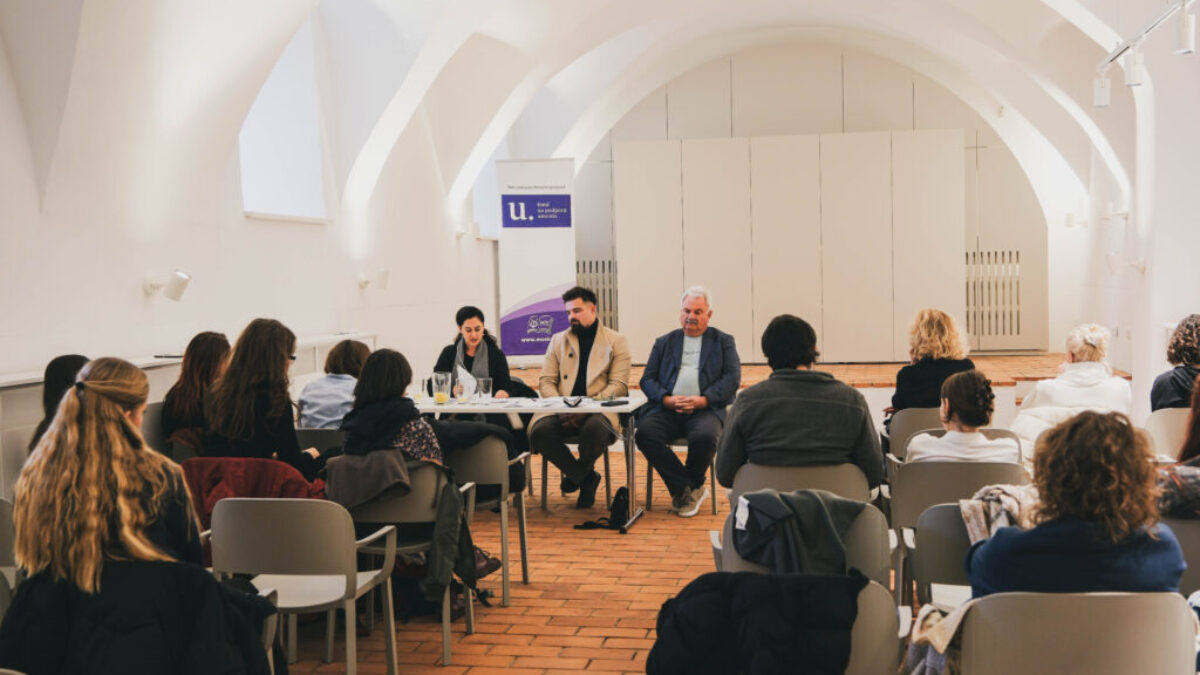 modranský kaštieľ opäť ožil poéziou BSK: Modranský kaštieľ opäť ožil poéziou