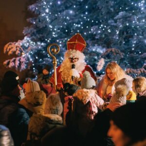 Kultúrne centrum Modra: 3 people going