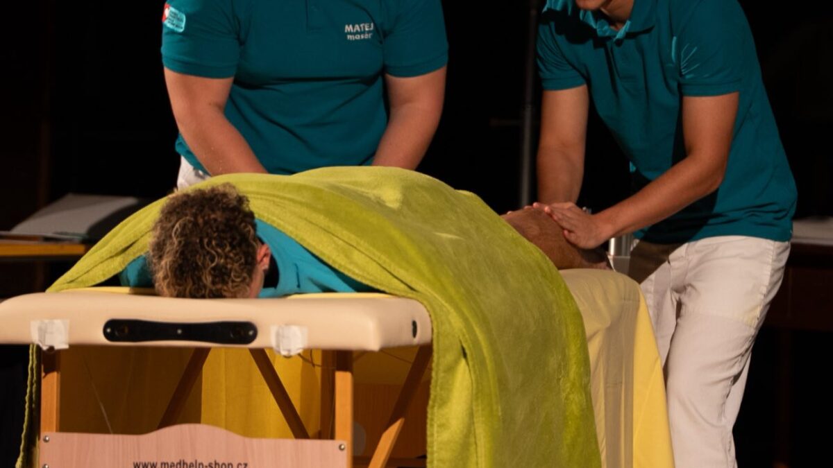 Mesto Liptovský Mikuláš: Stredná zdravotnícka škola v Liptovskom Mikuláši oslavuje 75 rokov  Patrí medzi najstaršie na Slovensku, no zároveň medzi najinovatívnejšie.