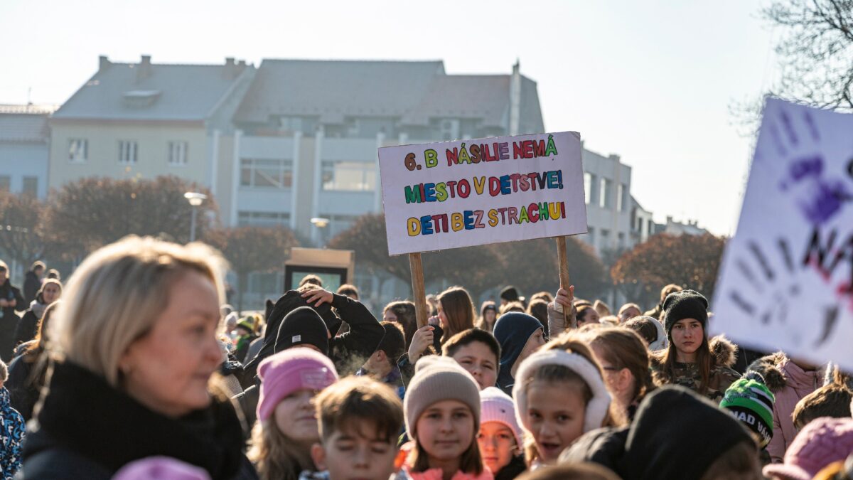 Mesto Nové Mesto nad Váhom: Bubny dnes opäť spojili celé Slovensko a Česko.