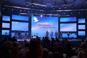 🔴 SLEDUJTE NAŽIVO – podujatie 17. NOVEMBER – DEŇ REŠPEKTU K INÉMU NÁZORU