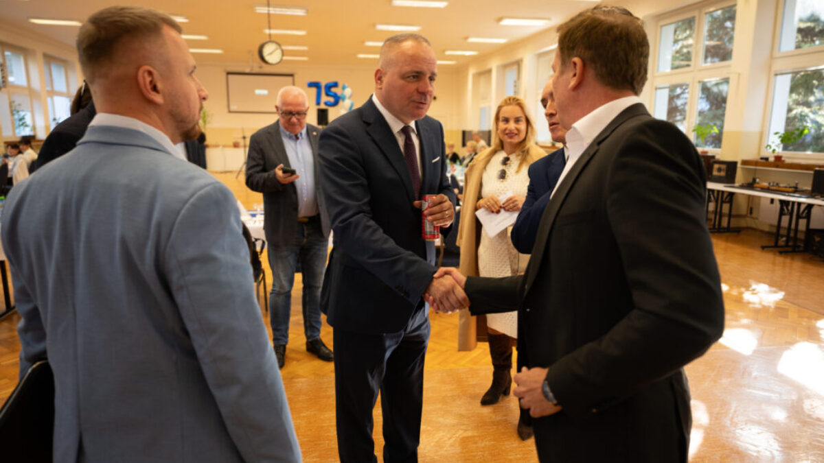 BSK: Od elektróniek k umelej inteligencii. Stredná škola IT oslavuje 75 rokov