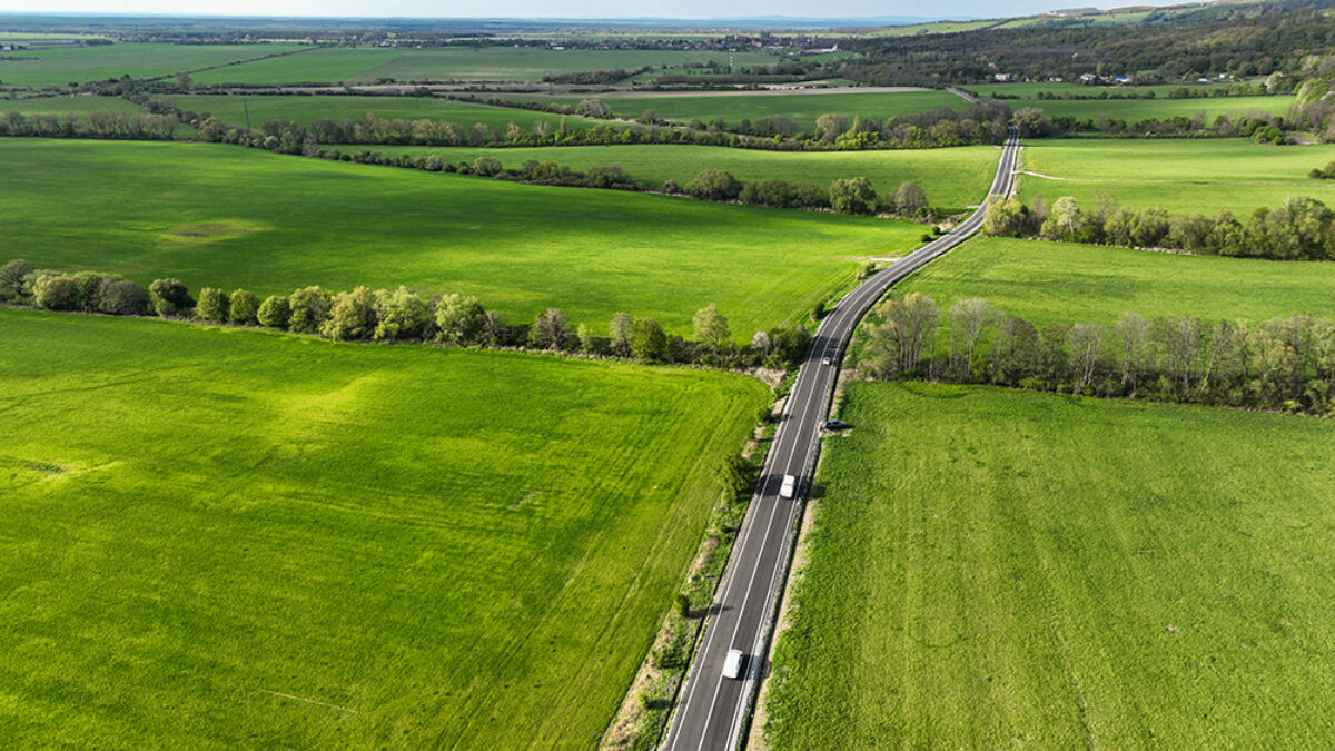 BSK: Druhý život ciest: Bratislavský kraj recykluje asfalt priamo na mieste