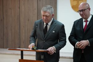 Tlačová konferencia predsedu vlády SR R. Fica po výjazdovom rokovaní vlády v obc...