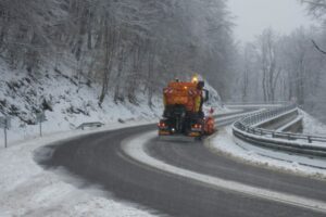 BSK: Župní cestári v teréne zabezpečujú zjazdnosť regionálnych ciest počas silve...