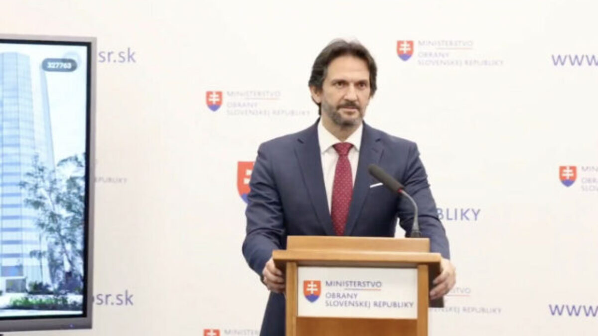 Ministerstvo obrany chce stavať aj cesty. Kaliňák hovorí o R2 smerom na Košice aj o nových projektoch – VIDEO