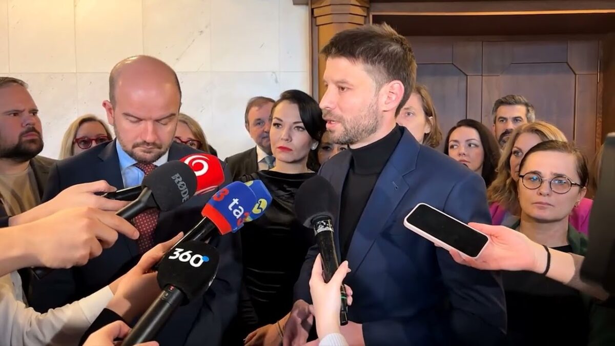 Vládna koalícia dokonala dielo skazy | Tlačový brífing PS, 12. december 2025