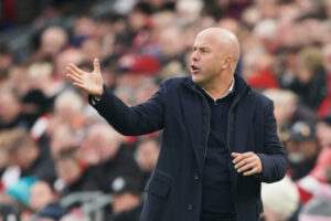 Slabé štandardky ničia nádeje Liverpoolu na prvú štvorku Premier League, myslí s...