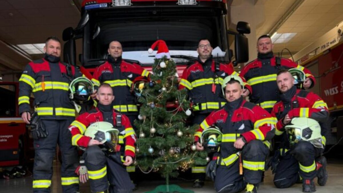 Hasiči na Štedrý deň museli zasahovať 71-krát, čo je menej ako v minulom roku