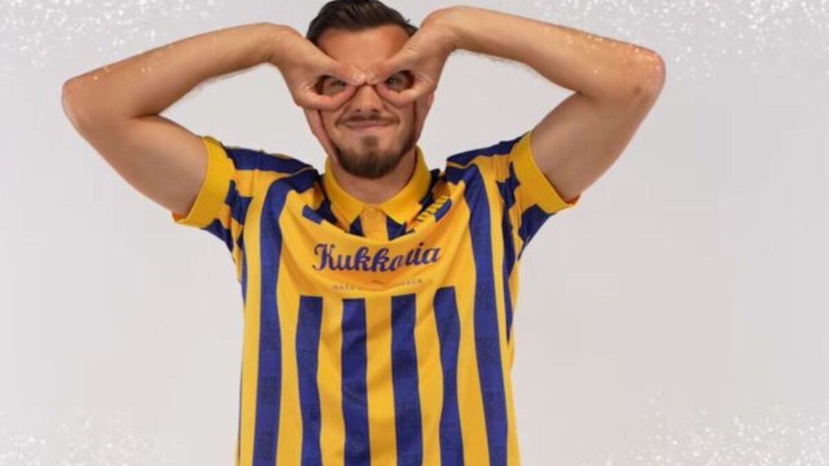 Legionári Niké ligy si trúfli na slovenskú vianočnú klasiku. Tóny kolísali, nadšenie víťazilo – VIDEO