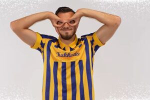 Legionári Niké ligy si trúfli na slovenskú vianočnú klasiku. Tóny kolísali, nadš...