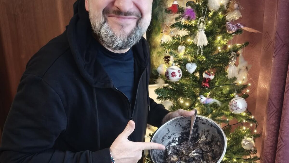 ŠŤASTNÉ A VESELÉ, PRIATELIA