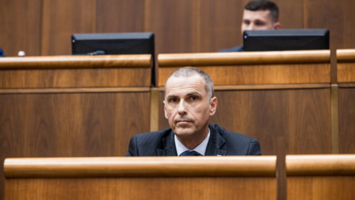 Fico sa stretol so Žilinkom, Demokrati špekulujú o novej rente a žiadajú vysvetlenie – VIDEO