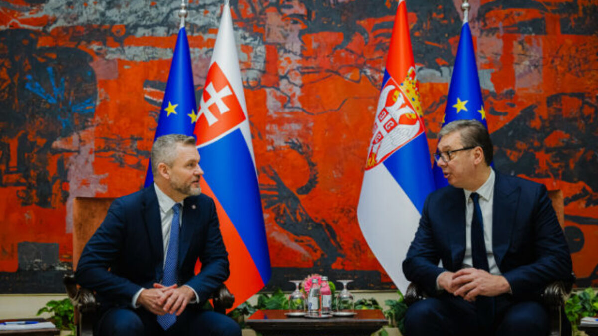 Srbsko je pre nás dôležitým partnerom v zbrojárskom priemysle, vyhlásil Pellegrini na oficiálnej návšteve – VIDEO, FOTO