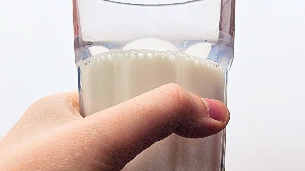 Bratislavský hrad: Pokiaľ chcete vidieť výhľady, môžete sa pozrieť aj do pohára mlieka.