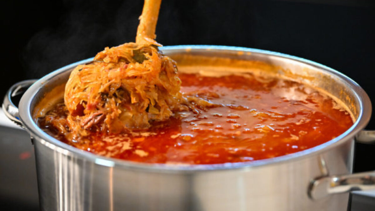 Slováci vyhodia najviac jedla počas Vianoc. Dôvod? Len aby niečo na štedrovečernom stole nechýbalo