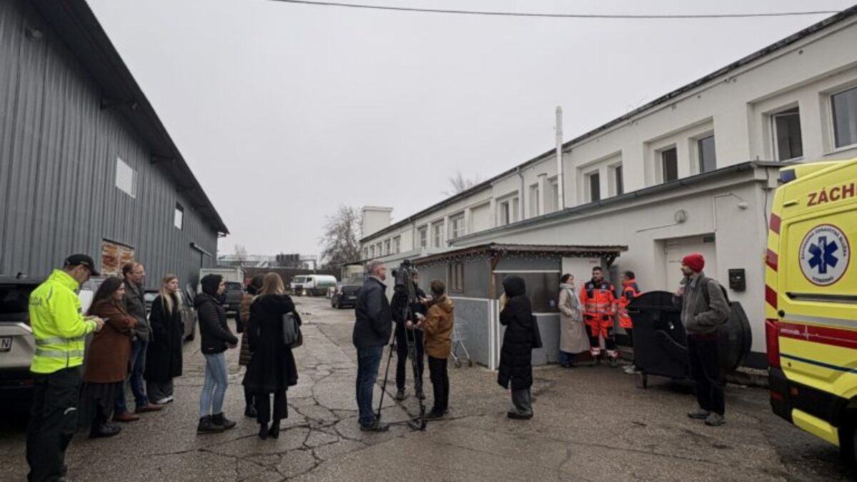 BSK: Najkrajšie, ale tiež najkritickejšie sviatky. Ako počas Vianoc zostať v bezpečí doma aj na cestách?