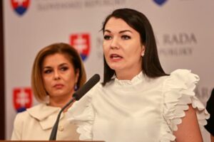 Kosová žiada ospravedlnenie od Jurík, minister spravodlivosti a sudcovia bránia ...