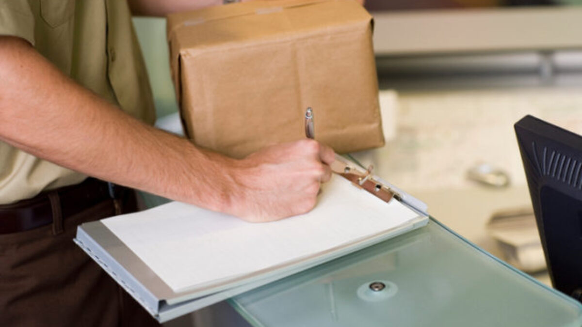 Na odoslanie balíka so zárukou doručenia do Vianoc je už najvyšší čas, kuriozitám sa však radšej vyhnite