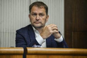 Dva mesiace voľna za tisíce eur, Matovič kritizuje postup koalície a hovorí o po...