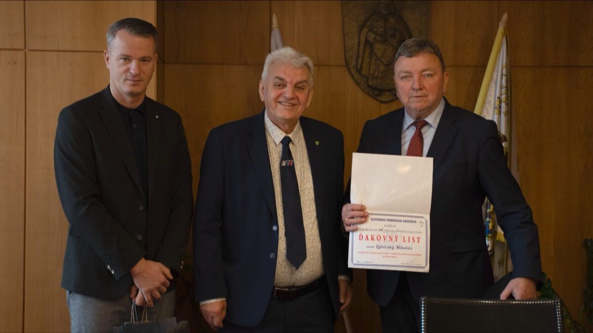 Mesto Liptovský Mikuláš: Prvé mesto v Slovenskej parkovacej asociácii  Slovenská parkovacia asociácia si tento rok pripomína 20. výročie svojho vzniku. Pri tejto príležitosti udelila nášmu mestu pamätnú plaketu