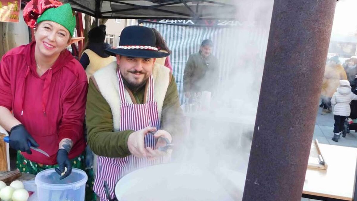 Mesto Handlová: 21. ROČNÍK HANDLOVSKEJ KAPUSTNICE OPÄŤ SPOJIL ĽUDÍ PRE DOBRÚ VEC