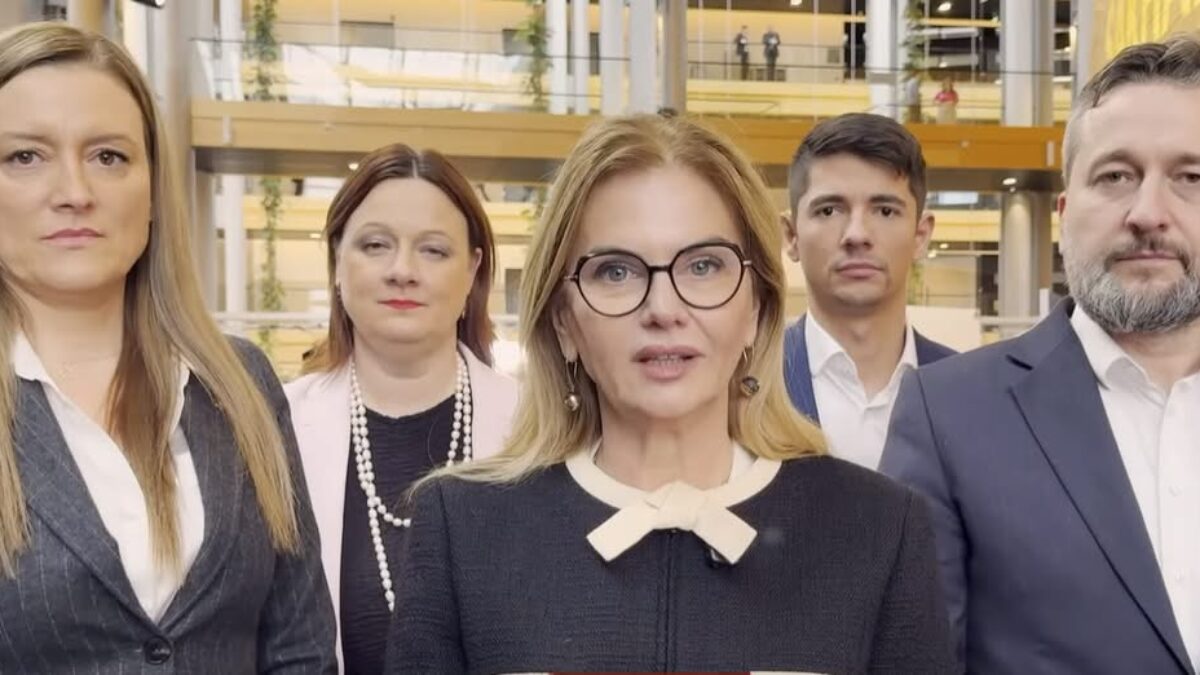 V súvislosti so zákazom ruského zemného plynu sa Európska únia nestáva viac energeticky sebestačnou, ale len mení závislosť na lacnejšom ruskom plyne za závislosť na drahšom americkom LNG. Deje sa to