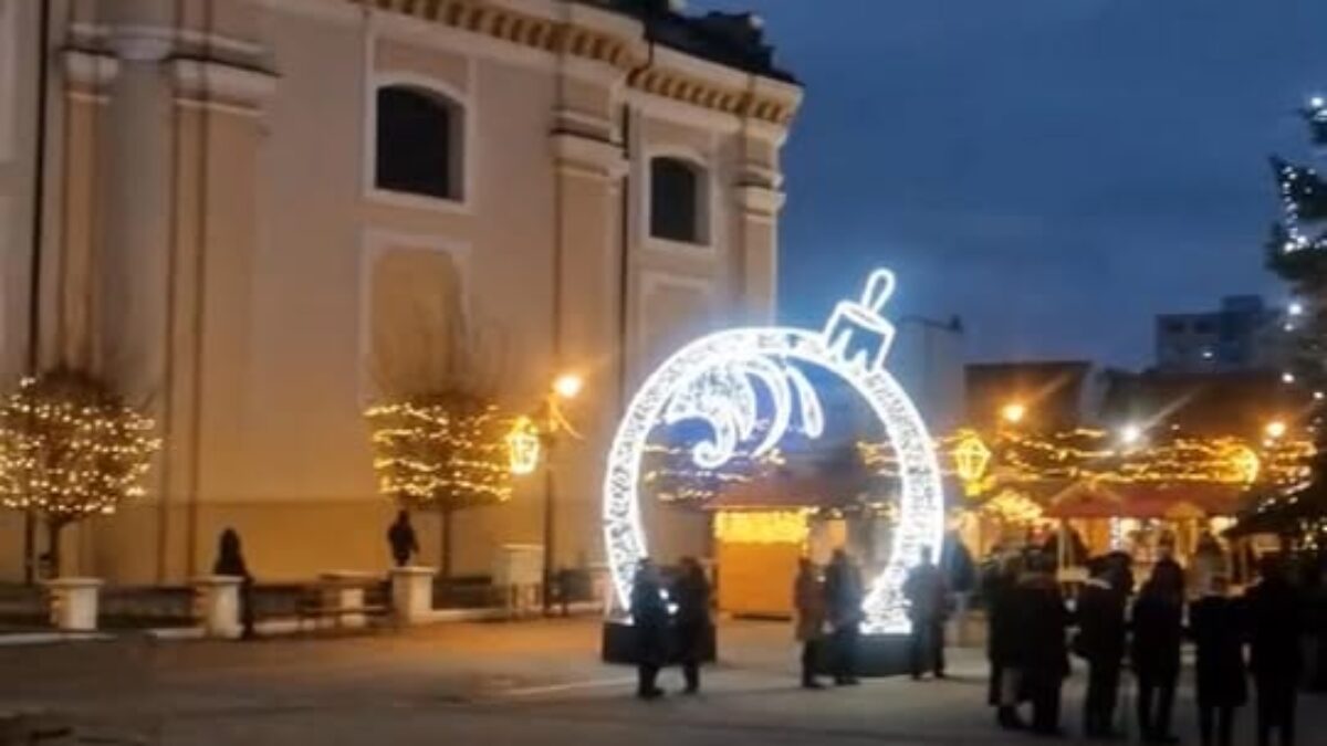 Kultúra Topoľčany: Topoľčany spievali koledy so Speváckou skupinou Slnečnica.