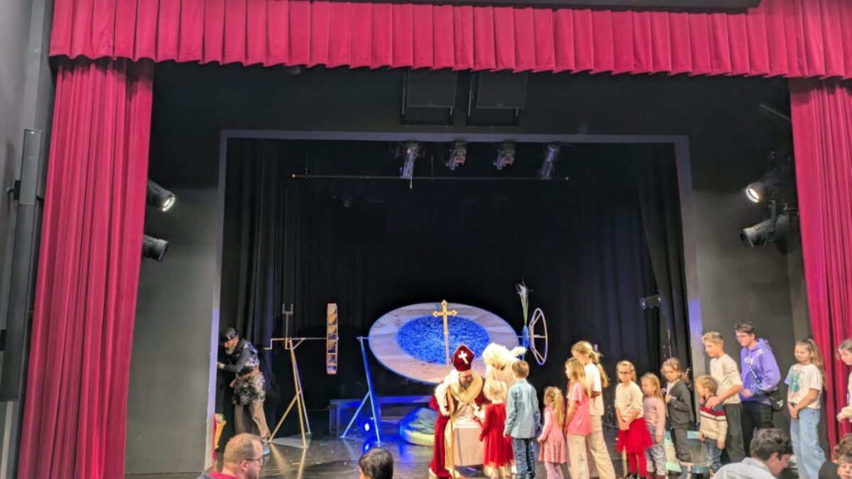 BSK: Mikulášska atmosféra zaplnila bábkové divadlo