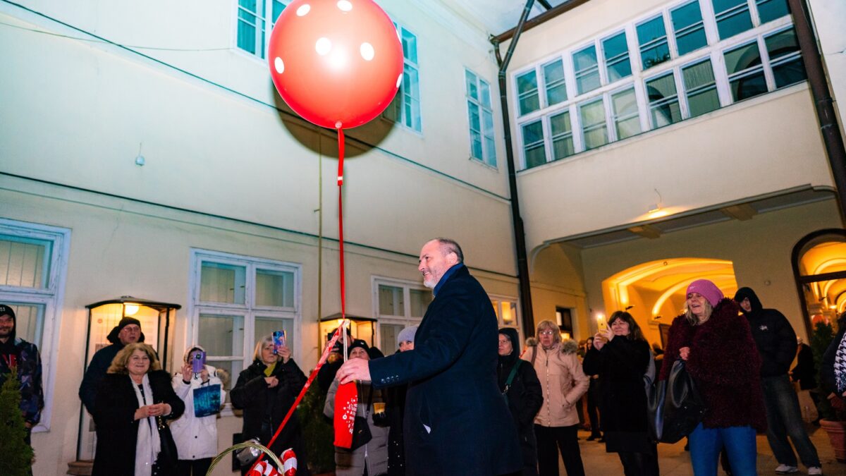 Mesto Košice: NA VIANOČNOM KONCERTE V HISTORICKEJ RADNICI ZAZNELI LEGENDÁRNE HITY THE BEATLES