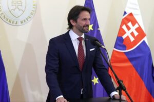 NOVINÁRI SÚ ODVÁŽNI ZA KAMEROU, AK ICH VYZVETE NA DISKUSIU, STIAHNU CHVOST A ZAL...