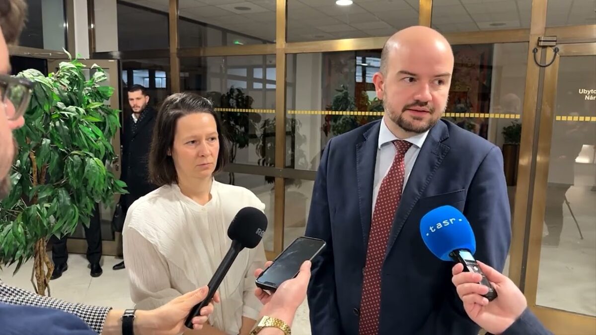 Po rokovaní výboru na kontrolu SIS | Tlačový brífing PS, 10. december 2025