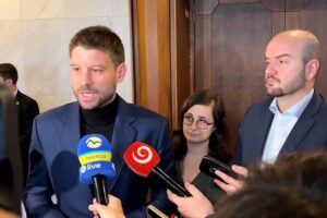 Vládna koalícia nemá odvahu obhajovať svoje zlyhania | Tlačový brífing PS, 10. ...