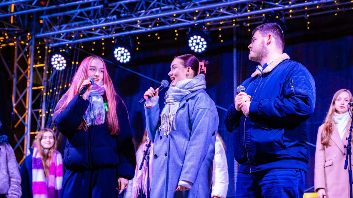 Mesto Košice: VIANOČNÁ NÁLADA Z JAZERA OVLÁDLA HLAVNÚ, VEČER PATRIL AJ PETROVI STAŠÁKOVI