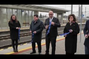 J. RÁŽ: MEDZI HUMENNÉ A BÁNOVCE SA VRÁTIA VLAKY