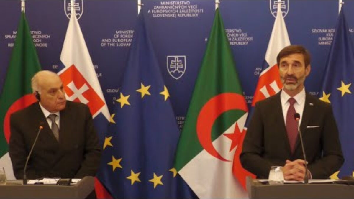 Tlačová konferencia ministrov zahraničných vecí SR a Alžírska Juraja Blanára a Ahmeda Attafa