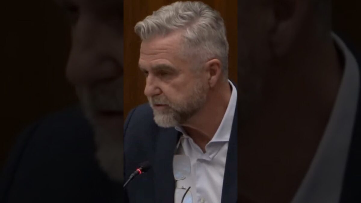 T. Gašpar: Nemáte prosím číslo na odborníka, ktorý by vyšetril pána Hlinu?