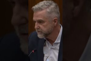 T. Gašpar: Nemáte prosím číslo na odborníka, ktorý by vyšetril pána Hlinu?