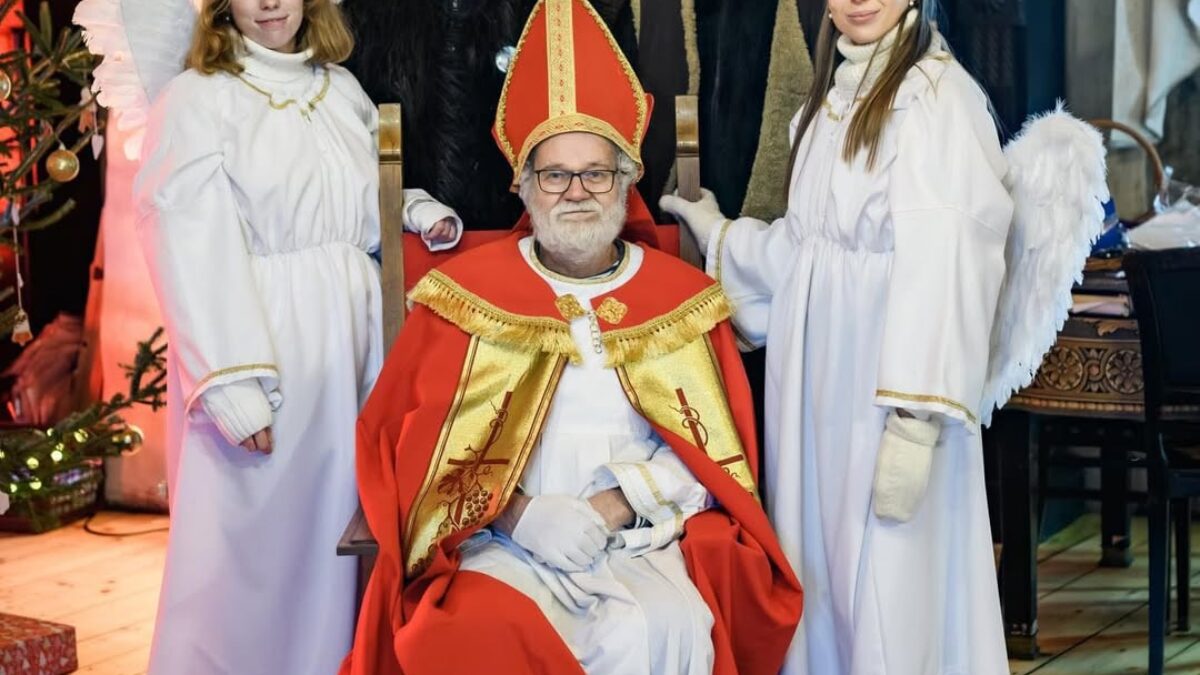 oravský hrad: svätý mikuláš aj s pomocníkmi netrpezlivo čakajú na Oravský hrad: Svätý Mikuláš aj s pomocníkmi netrpezlivo čakajú na vašu návštevu!