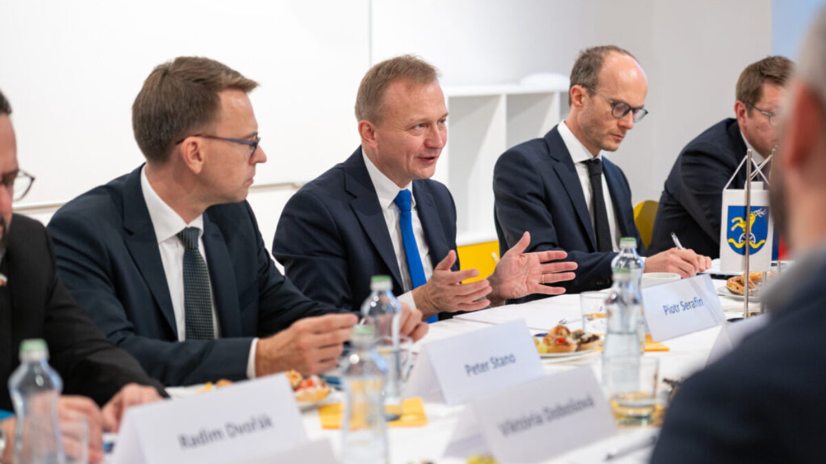 BSK: Župan Droba po rokovaní s eurokomisárom: Kohézia musí zostať základom európskych investícií