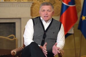 r. fico: Čo sa nezmestilo na tlaČovku xlv. R. FICO: ČO SA NEZMESTILO NA TLAČOVKU XLV.