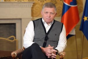 robert fico: Čo sa nezmestilo na tlaČovku xlv. Robert Fico: ČO SA NEZMESTILO NA TLAČOVKU XLV.